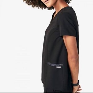 FIGS Womens Black Gaya Camo Scrub Top // Size: S
